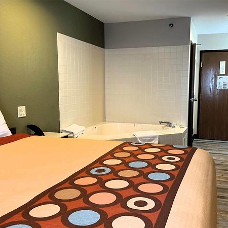 Super 8 By Wyndham Frankfort In Ngoại thất bức ảnh