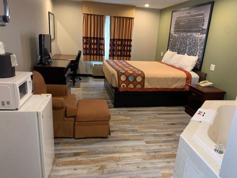 Super 8 By Wyndham Frankfort In Ngoại thất bức ảnh
