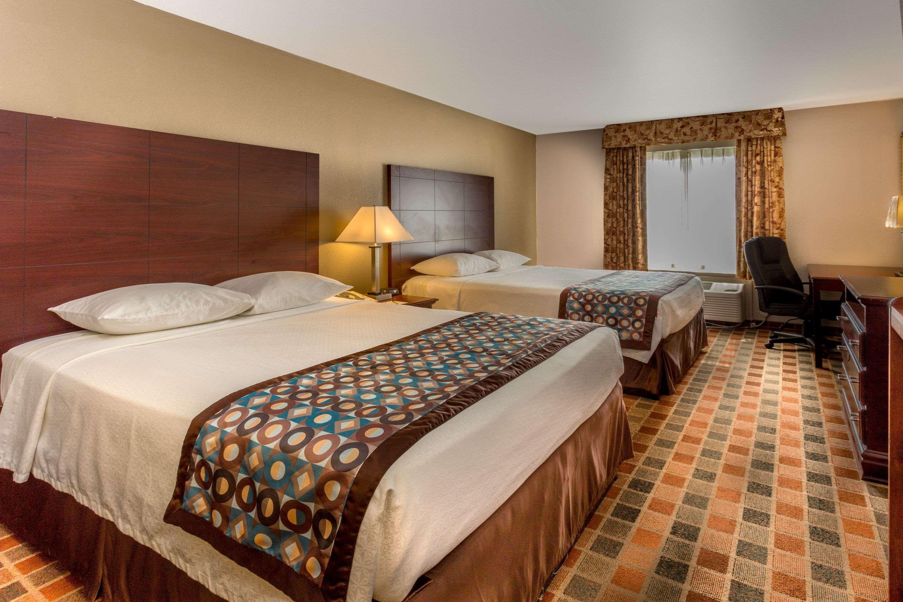 Super 8 By Wyndham Frankfort In Ngoại thất bức ảnh
