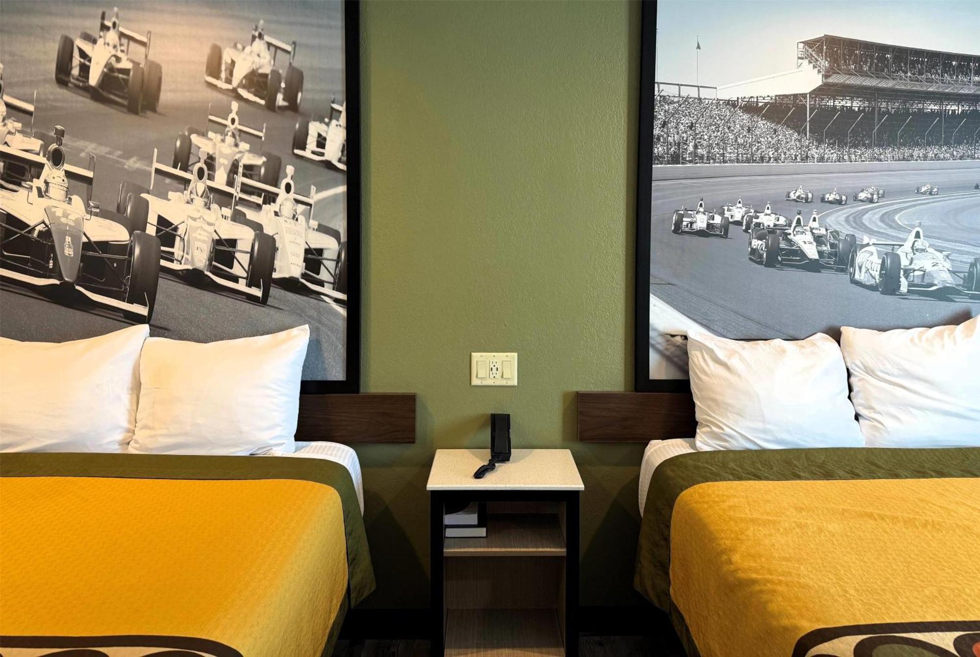 Super 8 By Wyndham Frankfort In Ngoại thất bức ảnh
